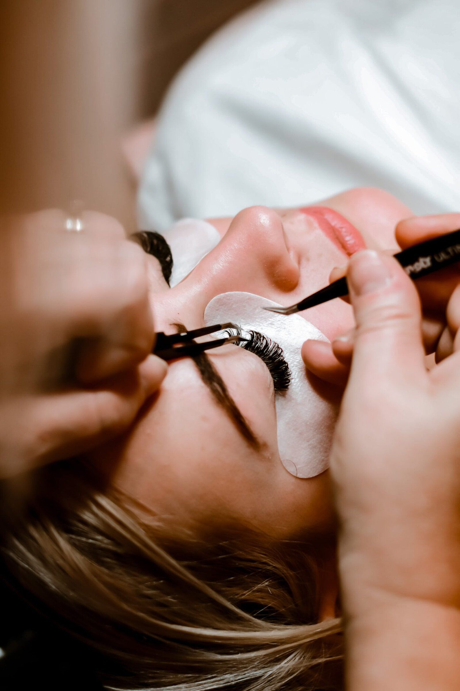 how to remove eyelash extensions